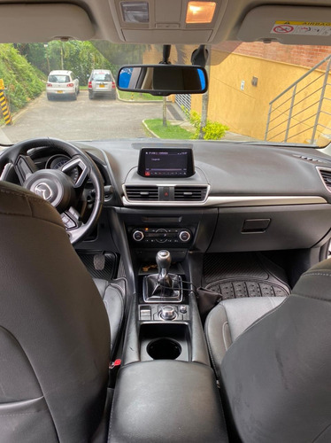Mazda 3 2019 Touring Mecánico 15mil Kms