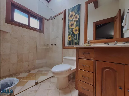 Casa Con Excelente Ubicación(mls#246703)