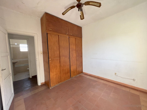 Alquiler De Lindo Apartamento. Peñarol, 3 O 4 Dormitorios, Estufa A Leña, Muy Luminoso Y De Buen Tamaño!