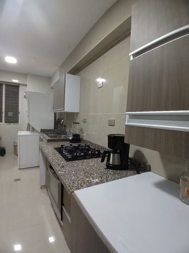 Hermoso Apartamento Residencias Camaruco Ii - Urb. Prebo C-56-02 Mm