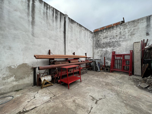 Oportunidad! Depósito En Venta En Morón 200 Metros Zonificación Industrial