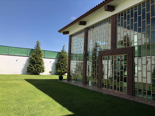 Invierte En Metepec: Casa Para Remodelar En Privada De Alta Gama