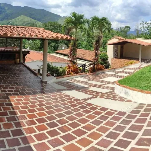 Casa En Naguanagua, La Entrada