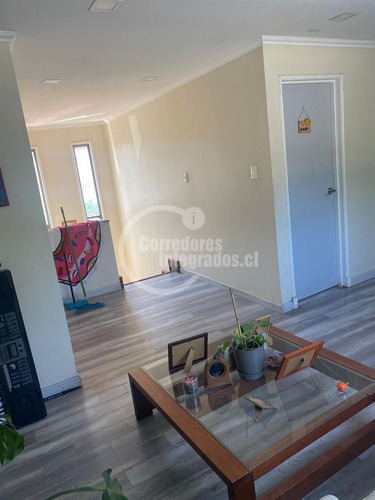 Casa En Venta De 5 Dorm. En La Florida