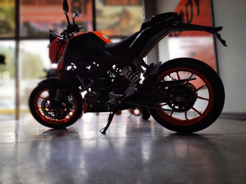 Imagen 17 de 25 de Ktm Duke 200 0km Naranja 2023 Automoto Lanús