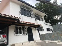Comprar Espectacular Casa En Venta, Ubicada En Terrazas Del Club Hipico. Ch.
