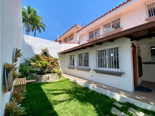 Casa En Venta Con Planta Eléctrica Macaracuay