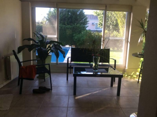 Pilar Del Este , Bº Los Jazmines Oportunidad Venta Casa 5 Ambientes. Impecable