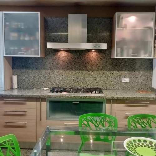Apartamento En Alquiler Chuao #24-27205 K.f