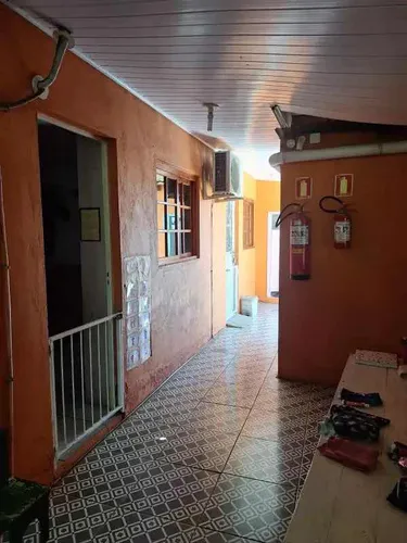 Imóvel Enorme Em Rua Asfaltada No Topo Do Bairro.