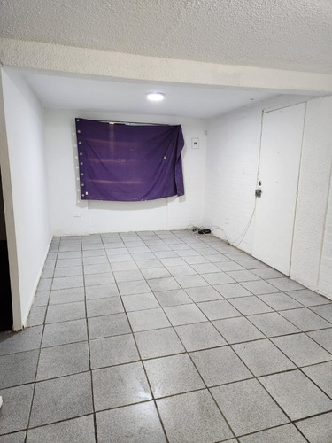 Depto. Primer Piso Remodelado Con Estacionamiento La Farfana