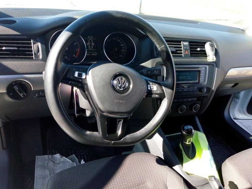 Volkswagen Vento 2.0 Advance 115cv 2015