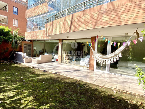 Departamento En Venta 2 Dorm. Con Jardín En Vitacura