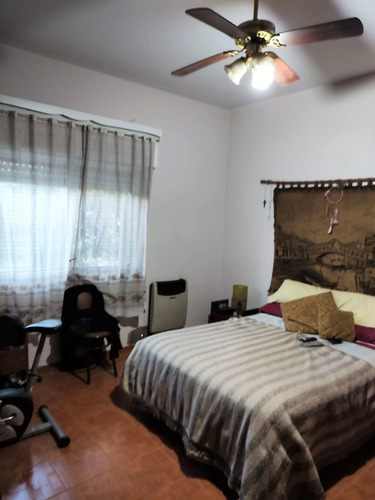 Imagen 14 de 25 de Dos Casas Multifamiliar La Tablada Bolivar Al 4500