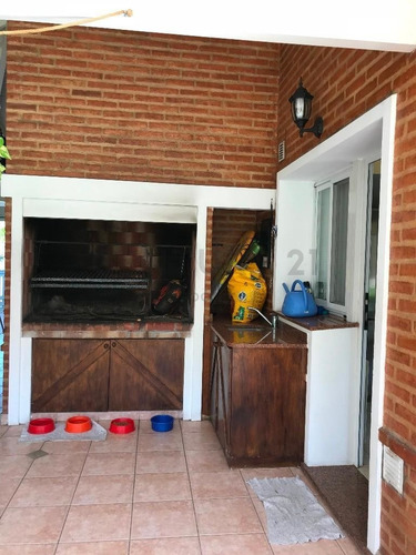 Venta Casa En - Abril Club De Campo -
