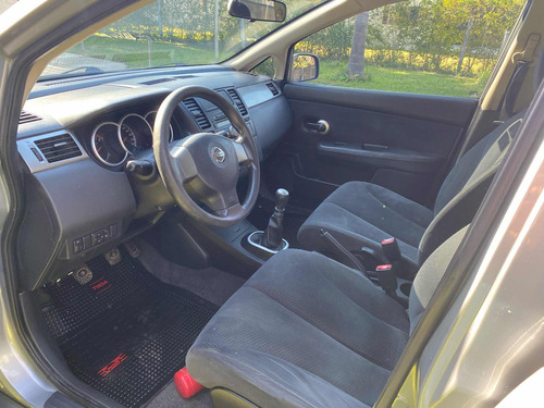 Nissan Tiida 1.8 Visia