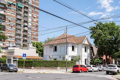 Hermosa Casa De Estilo - Venta - 6 Amb - Jardin - Garage - Suite - Coghlan