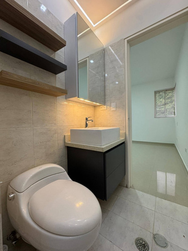 Annic Coronado Vende Moderno Apartamento En Resd. Vermont Trigaleña Alta Va Ref. 284422