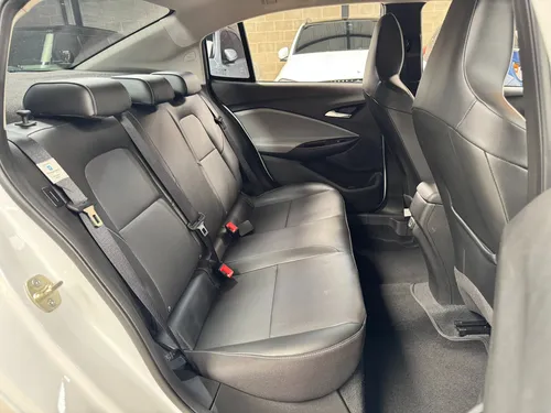 Chevrolet Onix 1.0T Premier Sedan At