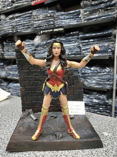 Dc Multiverse Wonder Woman, Grapnel Blaster Replica!! (Usado)