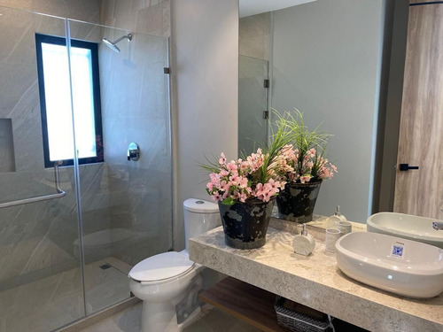 Casa En Venta Nueva En Condominio En Zibata Queretaro
