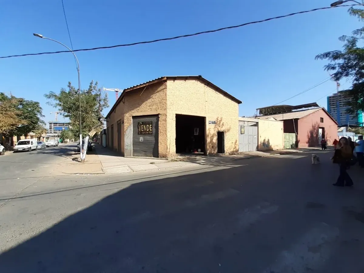 Imagen 2 de 16 de Casa Esquina En Cerrillos Con Gran Bidega (177435)
