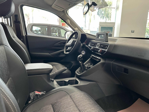 Ram 1200 Tradesman Crew Cab Tm 2025