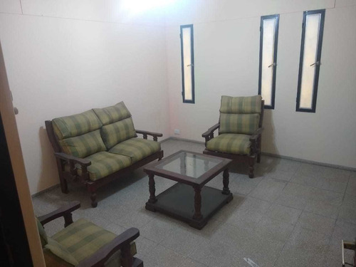 Casa En Venta De 3 Dormitorios En Parque Horizonte.