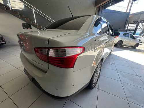 Fiat Grand Siena 1.6 16v Essence Flex Dualogic 4p