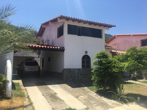 Imagen 2 de 11 de Linda Casa En Pampatar - Villas Pan De Azucar