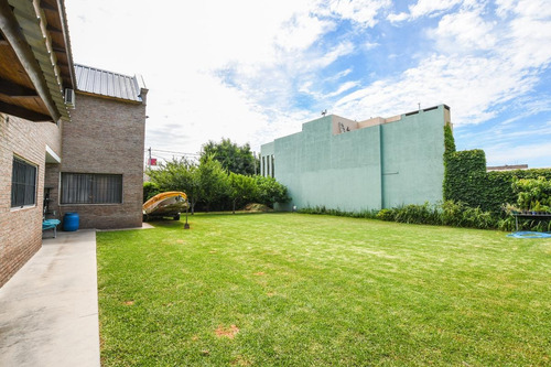 Imagen 18 de 30 de Casa De 4 Dormitorios En Venta Con Pileta En Fisherton Rosario