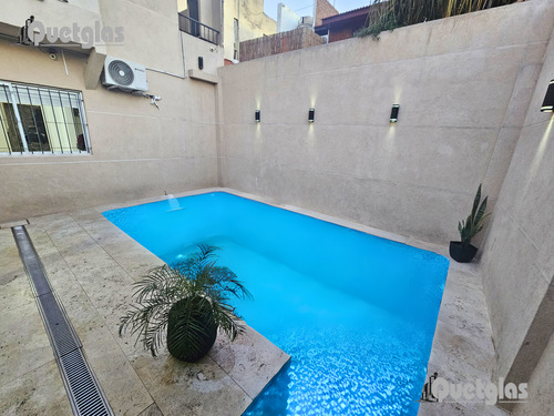 Venta Casa De 4 Ambientes, Con Garaje, Piscina Y Quincho Ap