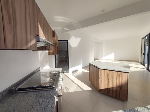 Casa Nueva En Venta En Lomas Tetela, Cuernavaca Morelos.