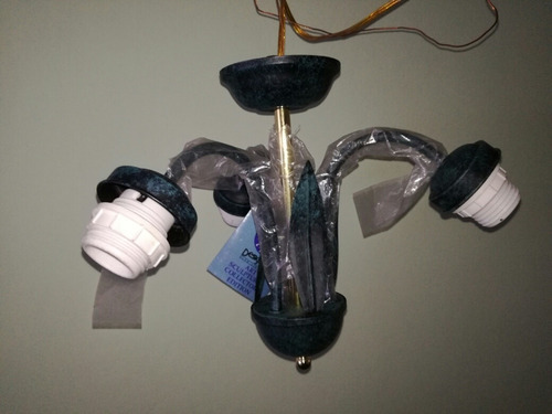 Imagen 2 de 2 de Colgante De Techo De Tres Luces !