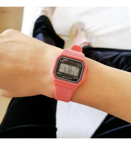 Reloj De Pulsera Digital Dama Q&q Rosa Cronometro Alarma Correa Coral Bisel Coral Fondo Negro