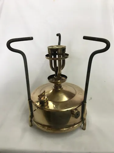 Estufa Marca Fama Decorativa En Bronce Marcada Fama 836 (Usado)