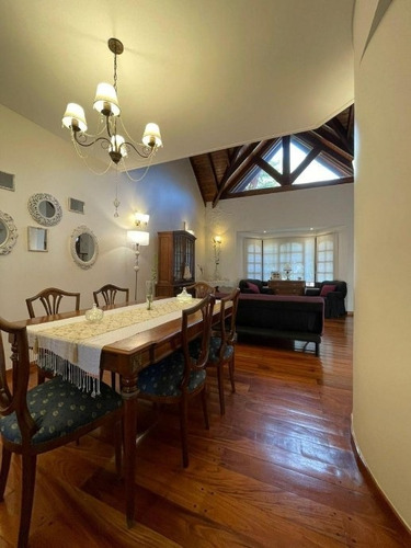 Imagen 5 de 14 de Chalet De 6 Ambientes En Venta - Castelar Norte