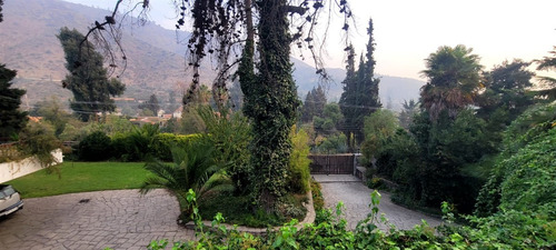 Casa En Venta De 7 Dorm. En Lo Barnechea