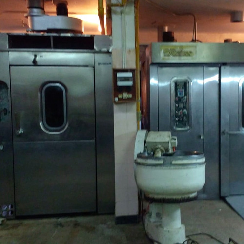 Panaderia Instalada Con Deptos. 1 Y 3 Amb.