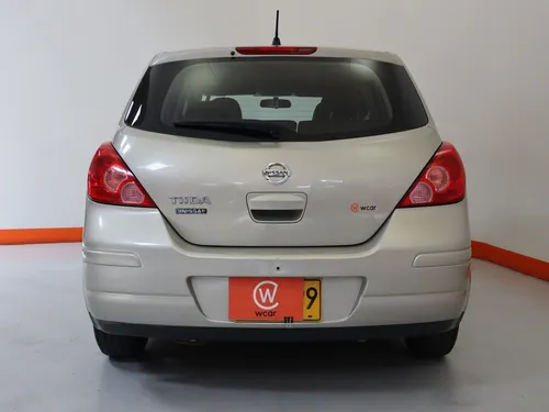 Nissan tiida hb 1.8 Premium