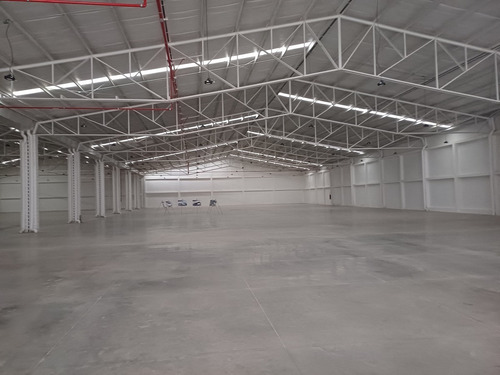 Bodega En Renta Naucalpan. 4,557 M2. Andenes, Parque Industrial.