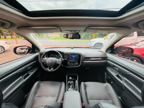 Imagem 13 de 15 de Mitsubishi Outlander 2.0 Preto 2017