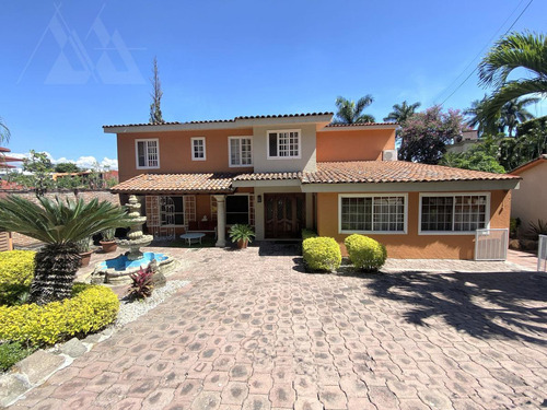 Casa En Venta Y Renta Dentro De Calle Cerrada Con Seguridad, En Palmira Tinguindin, Cuernavaca Mor