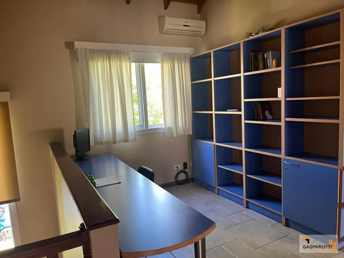 Casa En Venta Y Alquiler En Septiembre, Escobar. 5 Ambientes