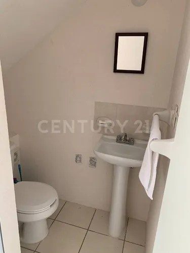 Casa De 2 Pisos, 3 Recamaras Dentro De Fracc. Privado Seguridad 24 Horas