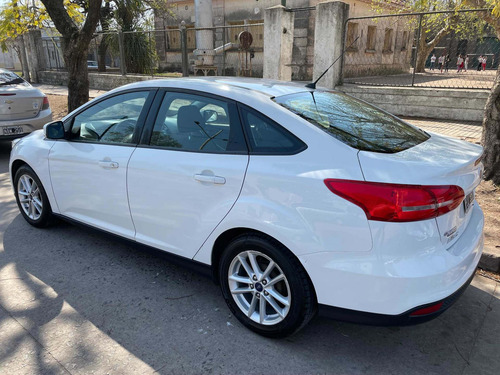 Imagen 2 de 18 de Ford Focus 4p Mt Vendo/permuto