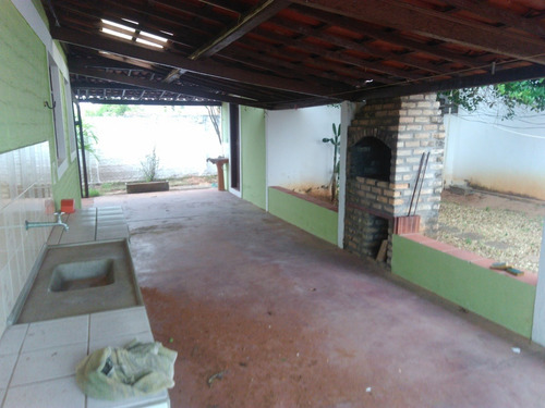 Terreno De 2.260m² Com 1 Casa E 8 Apartamentos Em Buzios