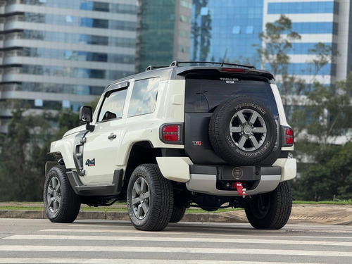 Troller T4 Xlt At