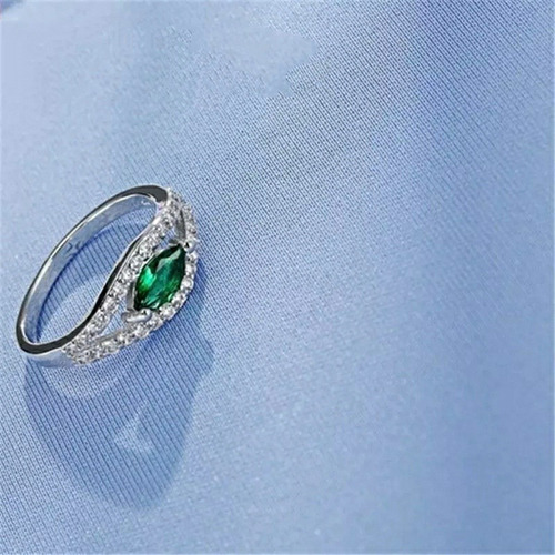 Imagen 2 de 8 de Anillo Naturaleza Elegante Hermoso Con Esmeralda Cultivada