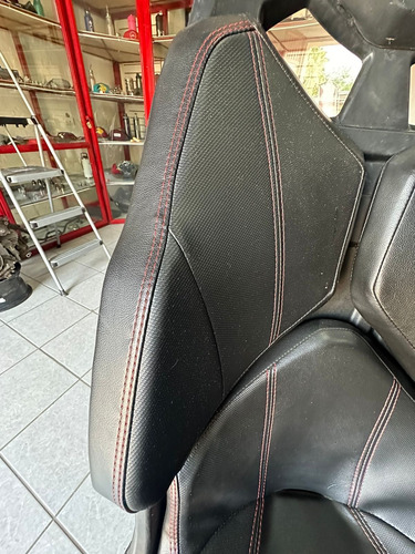 Par Asientos Polaris Rzr Negro Hilo Rojo (Usado)